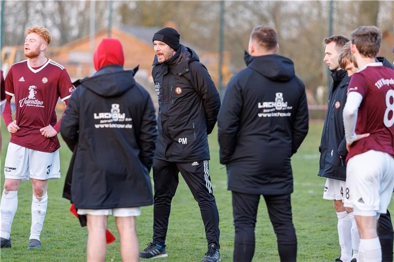 Wiepenkathen verliert Kellerduell gegen Hedendorf Schon nach der vorangegangenen Niederlage war TSV-Trainer Philipp Mencke der Kragen geplatzt. Wiepenkathen droht der Abstieg.