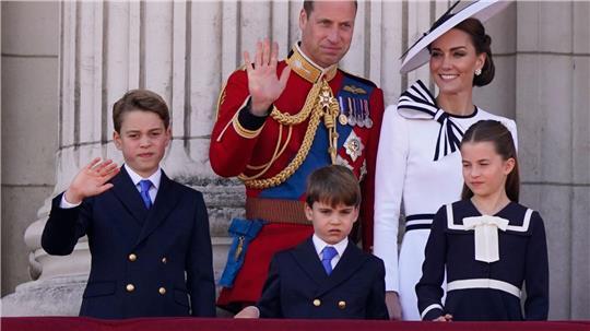 Schon sieben Jahre alt: Prinz Louis (M.) ist das jüngste Kind von William und Kate. (Archivbild)
