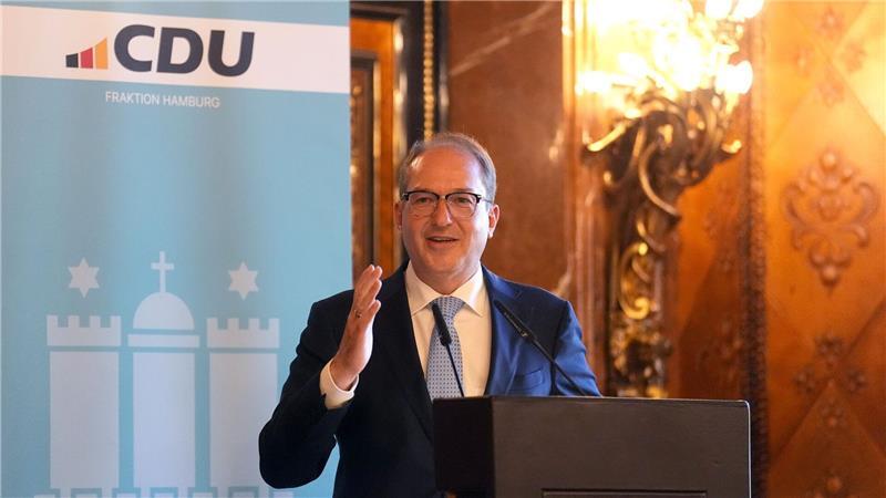 Schon vor dem Eintritt eines Krisenfalls will Dobrindt Bund und Länder beim Zivilschutz enger verzahnen.  