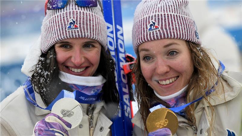 Schon wieder Medaillen für Frankreich: Gold für Oceane Michelon (r), Silber für Julia Simon.