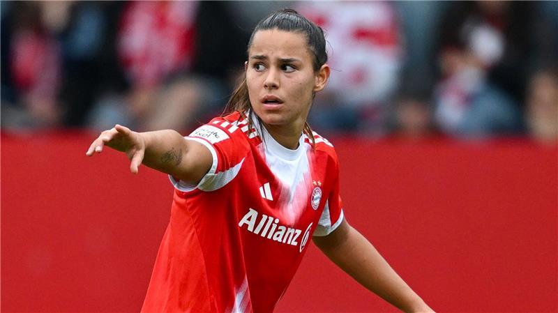 Erneuter Kreuzbandriss bei Nationalspielerin Lena Oberdorf Schon wieder verletzt: Nationalspielerin Lena Oberdorf. (Archivbild)