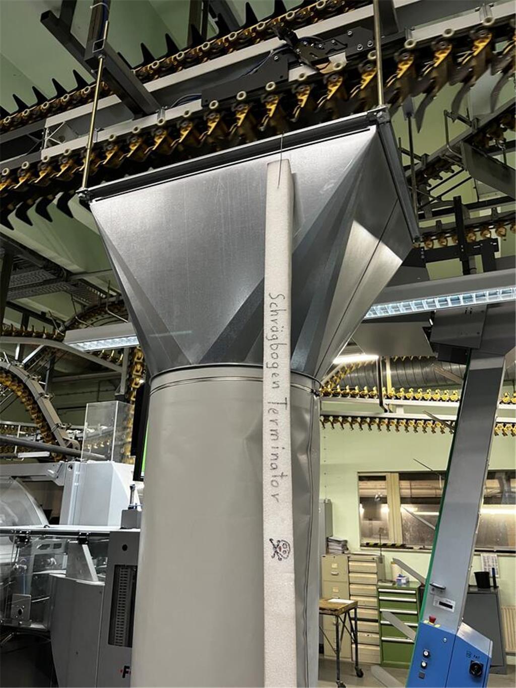 Schräge Bögen werden per Laser erkannt und aussortiert - im "Schrägbogen-Termina...