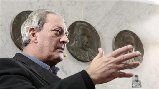 „Schreiben ist für mich kein Akt des freien Willens, es ist eine Frage des Überlebens“: Paul Auster (Archivbild).