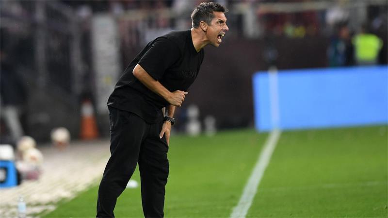 Schrie seine Mannschaft zum ersten Sieg nach mehr als einem halben Jahr: St. Paulis Trainer Marcel Rapp.