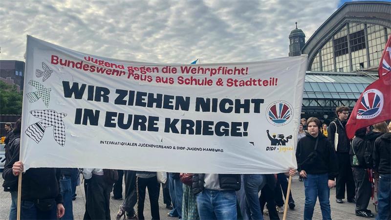 Schüler in Hamburg protestieren gegen mögliche Wehrpflicht Schüler in Hamburg und in Schleswig-Holstein äußerten ihre Sorgen.
