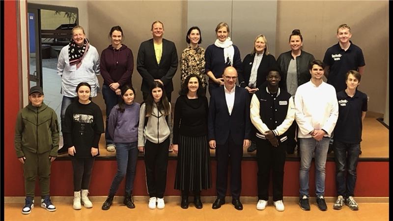 Wie die Oberschule Neu Wulmstorf ihre Schüler schützt Schüler und Lehrkräfte begleiteten die Veranstaltung durch Musik, eine Theatersequenz und ein Catering. Foto: Elke Sieker/ Oberschule Neu Wulmstorf