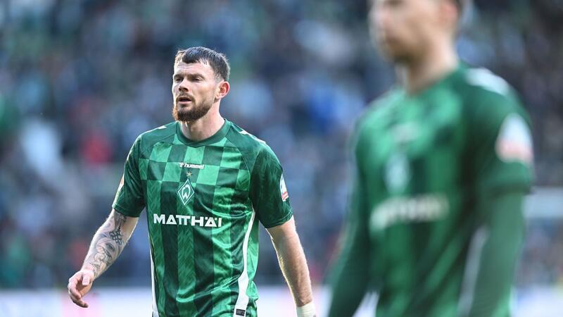 Burke und Schmid treffen: Bremen schlägt ideenlose Frankfurter Schütze der Werder-Führung: der Schotte Oliver Burke (l).