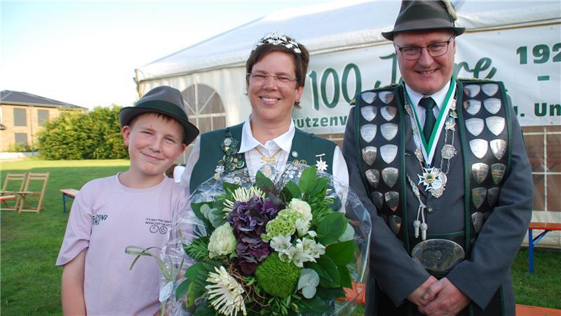 Schützenfamilie aus Klethen: Noel, Dörte und Ralf Ropers.