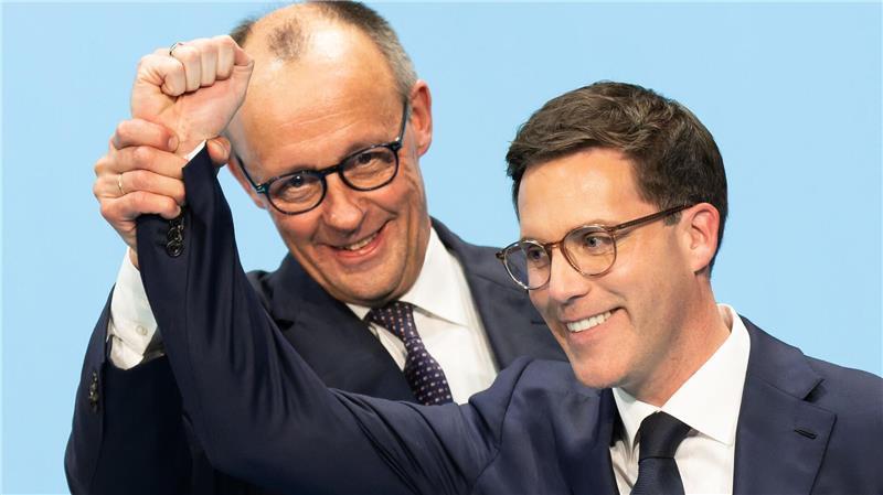 Wahlkämpfer in Baden-Württemberg gehen in den Endspurt Schützenhilfe aus Berlin.