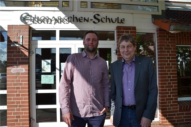 Schulleiter Holger Wartner und Gymnasialleiter Thomas Leibing (links) versuchen, die Elbmarschenschule immer weiterzuentwickeln . Foto:Helfferich