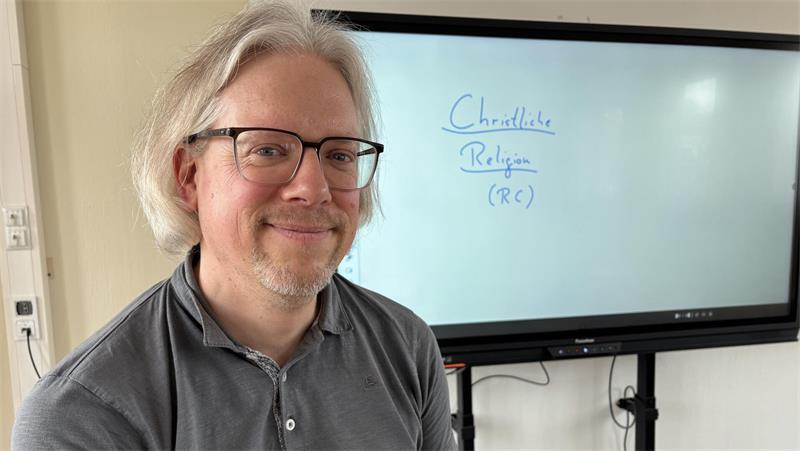 Drochtersen: Wie sich der Religionsunterricht nach den Ferien ändert Schulpastor Dominik Wolff unterrichtet seit zehn Jahren Religionsunterricht.