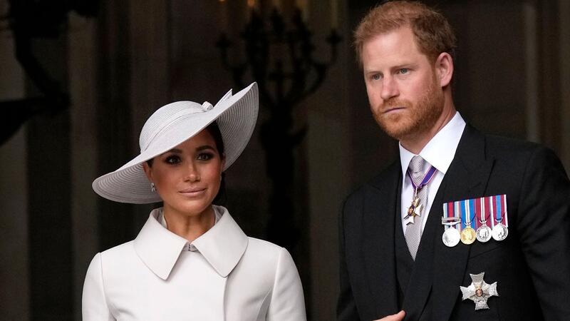 Harry und Meghan schicken Kate Genesungswünsche Schwager Prinz Harry und seine Frau Meghan richten Worte an Prinzessin Kate.