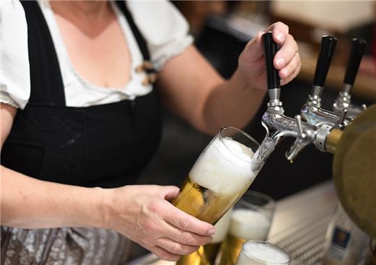 Schwere Zeiten im Gastgewerbe: Es fehlt an Personal. Foto: dpa (Symbolbild)