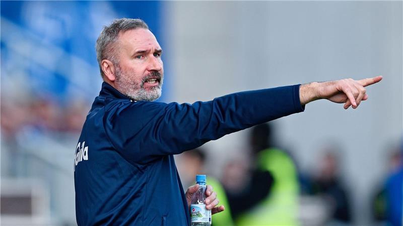 Schwierige Aufgabe: Holstein Kiels Trainer Tim Walter hofft auf Wende in Bochum. (Archivbild)