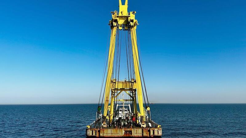 Schwimmkran HEBO LIFT 10 zählt zu den leistungsstärksten in Europa. (Archivbild)