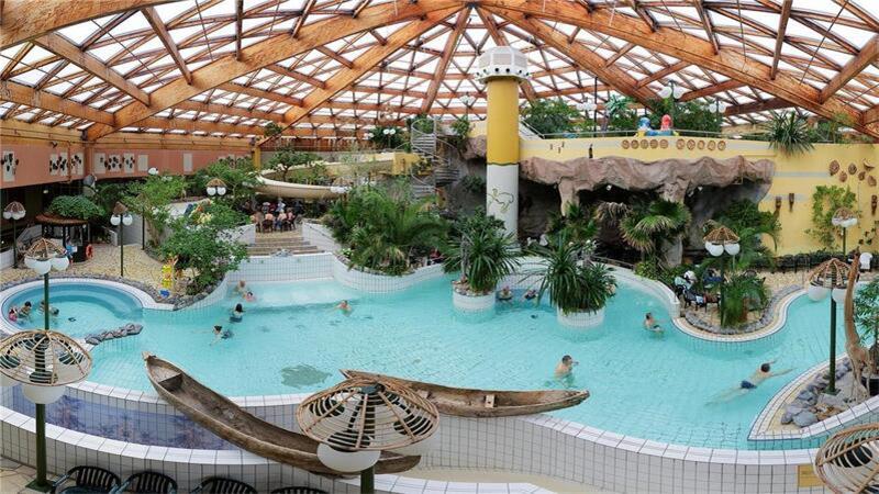 Center Parcs mit Nöten: Darum musste schon das Badeparadies geschlossen werden Schwimmmeister, die Center Parcs im Aqua Mundo einsetzen könnte, sind rar. Teile des Bades mussten deshalb zeitweise schon geschlossen werden.