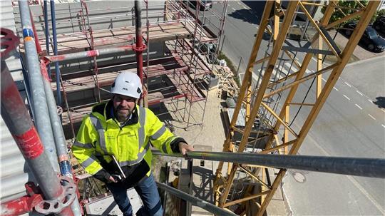Schwindelfrei muss man für den Job des Bauleiters bei Airbus schon sein. Foto: Schwindelfrei muss man für den Job des Bauleiters bei Airbus schon sein. 