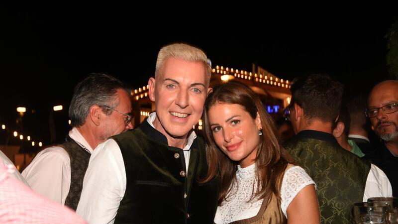 H.P. Baxxter sagt auf Sylt zum dritten Mal „Ja“ Scooter-Frontman H.P. Baxxter zusammen mit seiner Sara hier auf dem Oktoberfest in München.