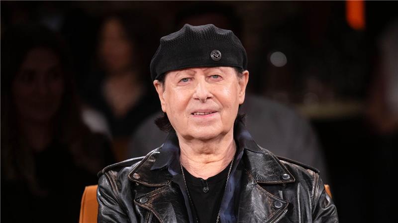 Scorpions-Sänger Klaus Meine plauderte in der Talkshow „3nach9“ über Duschen und machte seiner Frau ein Liebesgeständnis.