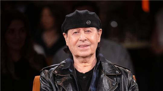 Scorpions-Sänger Klaus Meine plauderte in der Talkshow „3nach9“ über Duschen und machte seiner Frau ein Liebesgeständnis.