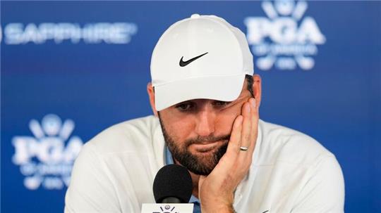 Scottie Scheffler gab nach der zweiten Runde der PGA Championship Auskunft über den Vorfall mit der Polizei.