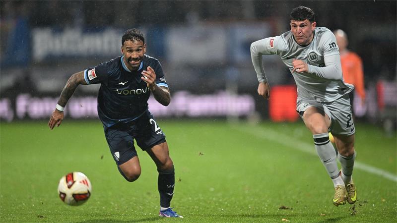 Sean Klaiber (l) sorgt für den Punktgewinn der Bochumer.