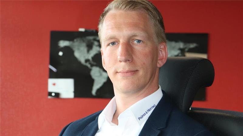 Richtig sitzen In sechs Schritten zum ergonomischen Arbeitsplatz Sebastian Frost.