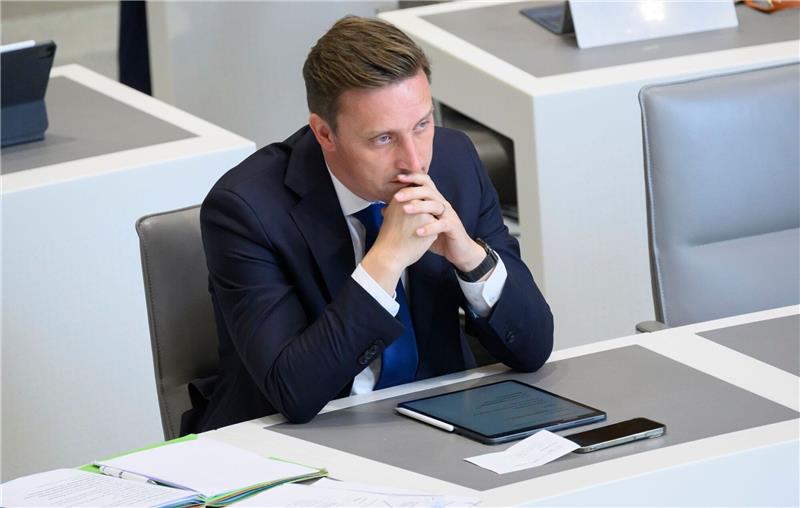 Sebastian Lechner (CDU), Fraktionsvorsitzender seiner Partei im Landtag, sitzt im niedersächsischen Landtag.