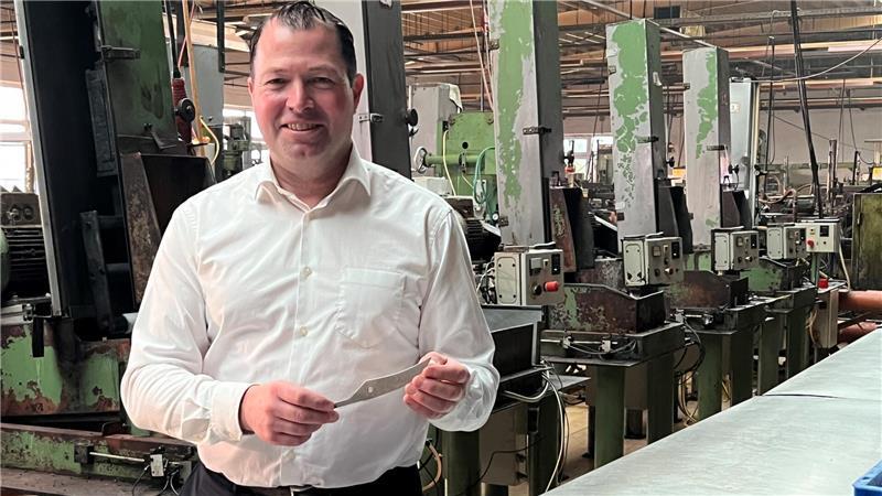 IHK-Präsident aus Harsefeld: „Ich bin doch nur ein armer Scherenschleifer“ Sebastian Vossmann in der Schleiferei seiner Scherenfabrik.