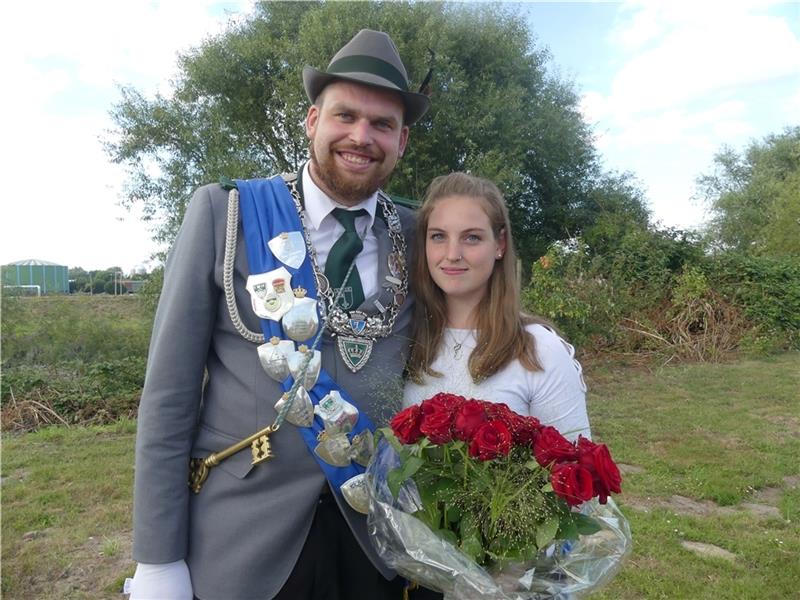 Sebastian Wick (32) regiert die Stader Schützen gemeinsam mit seiner Verlobten Nadine Tamke (26). Foto: Knappe