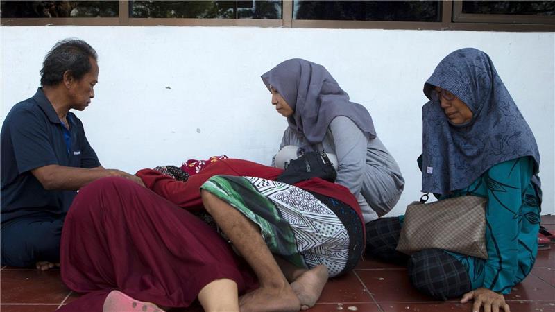Fährunglück vor Bali: Suche nach Vermissten dauert an Sechs Menschen wurden tot geborgen - die Trauer bei Angehörige ist groß.