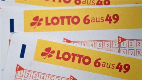 Sechs Richtige und damit Millionengewinne für zwei Tipper aus Niedersachsen und Berlin - nur die Superzahl fehlt. (Symbolbild)