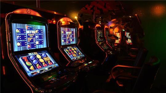 Sechs bis acht Stunden täglich verbrachte Andreas in den Spielhallen Hamburgs.