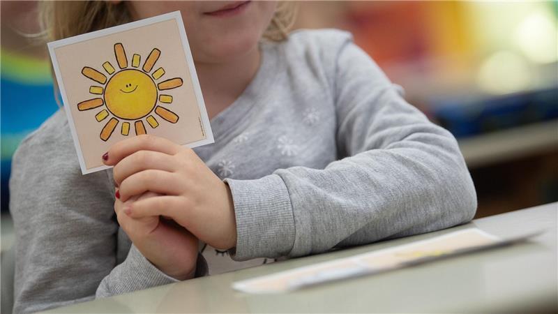 Seelisch gesunde Kinder können auch ihren Alltag in Schule und Freizeit gut bewältigen (Archivbild) 