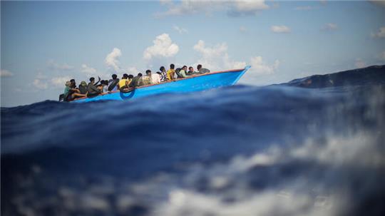 Seenotrettung von Flüchtlingen ist aus Sicht der Kirche eine humanitäre Pflichtveranstaltung.