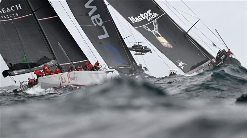 Segelyachten eröffnen die Sydney-Hobart-Regatta 2025
