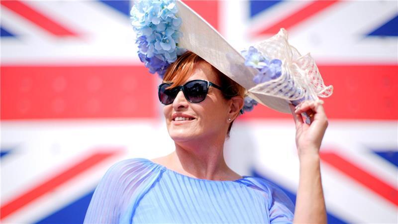 Eine Frage der Hüte: Dresscode beim Pferderennen in Ascot Sehen und gesehen werden in Ascot.