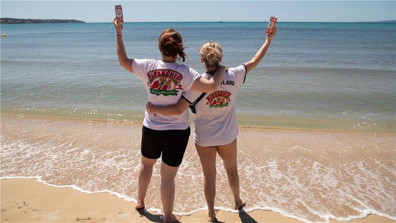 Bierkönig-Opening: Volle Hallen und ausgelassene Stimmung Sehnsucht nach Sonne, Strand und Urlaub auf der Insel.
