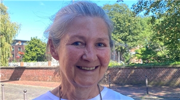 "Sehr gut. weil ich mich jetzt schon das Fleth-Fest freue."Birgit Jaenicke, Buxtehuder Künstlerin, am 14. August 2024.Birgit Jaenicke, Buxtehuder Künstlerin