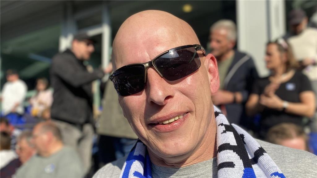 „Sehr gut, weil mein Patenkind Sarah Stöckmann als Kapitänin mit den HSV-Frauen ...