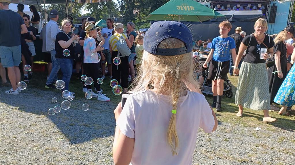 Seifenblasen gehören auf jedes Festival.
