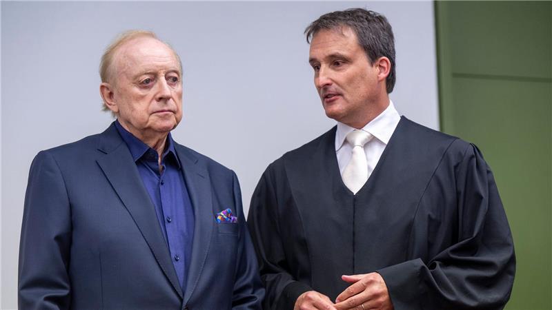 Sein Anwalt sprach über Schuhbecks unheilbare Krebserkrankung. 