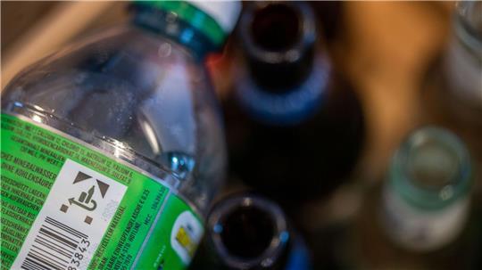 Sein Pfandflaschen-Geld spendete ein Obdachloser an ein Frauenhilfswerk. (Symbolbild) 