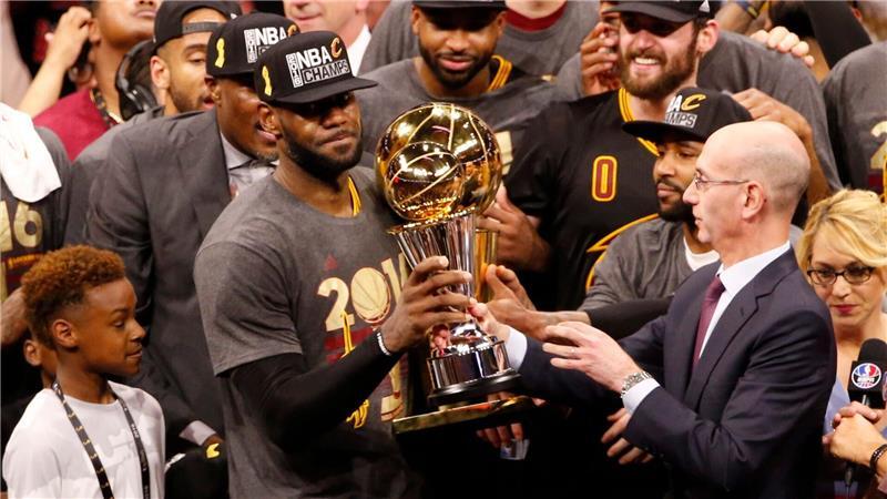 Sein größter Erfolg: James feiert den NBA-Titel 2016.