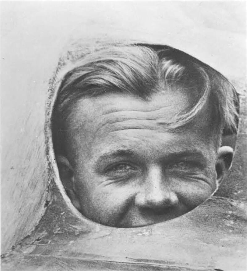 Mit 14 schon Segelflieger: Auf den Spuren von Günther Groenhoff Seine Flugkarriere begann schon mit 15: Günther Groenhoff guckt aus seinem Wunderflieger "Fafnir".
