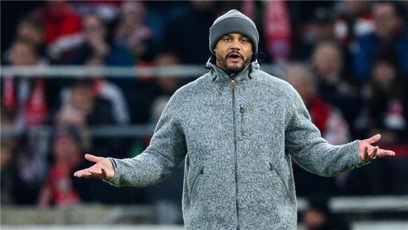 Famose Bayern: Jetzt auch noch Meister der Rotation Seine XXL-Rotation ging auf: Bayern-Trainer Vincent Kompany.