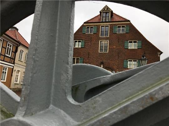 Seit 1977 beherbergt der Schwedenspeicher in Stade archäologische Funde der Region und Objekte des Stadtlebens. Foto: Richter