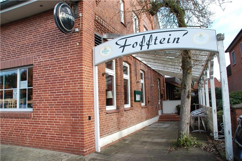 Seit 1990 ist das „Fofftein“ hinter dem Gemeindehaus ein beliebter Treffpunkt in Apensen.