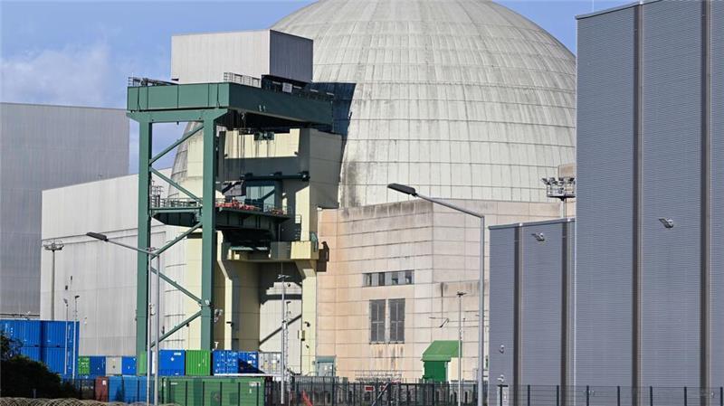 Nach vier Jahren: Ein Castor-Zug kommt in Deutschland an Seit 2007 lagern auf dem Gelände des inzwischen stillgelegten Kernkraftwerkes Philippsburg in einem Zwischenlager radioaktive Abfälle.
