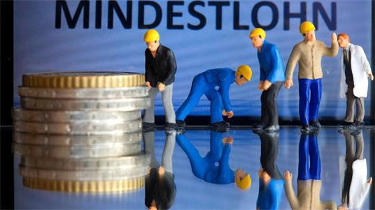 Seit 2015 gilt in Deutschland ein gesetzlicher Mindestlohn - doch bisweilen wird er umgangen. (Symbolbild)
